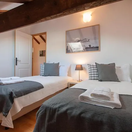 Apartment Feels Like Sun Terrace Graca Lisbon